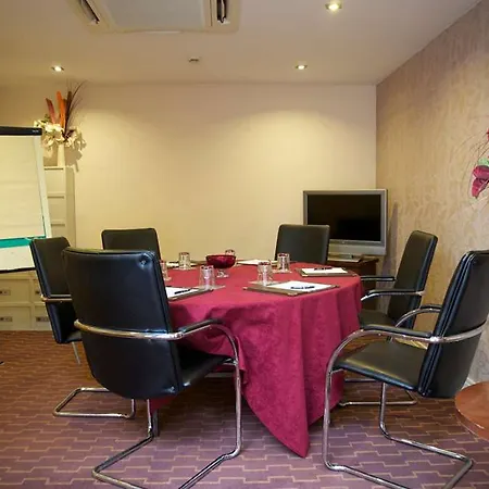The George Boutique 4*
